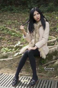 美女脱光所有衣服